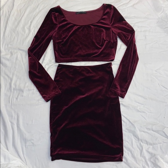 Velvet Set - Picture 1 of 3